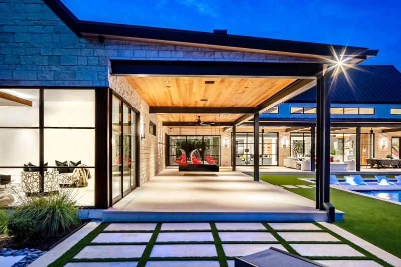 Private Home - Houston, Texas. Architectural Photography by Alan Blakely.